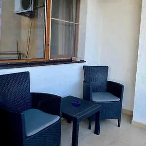 Апартаменты Sky Modern 1 Bedroom Apt W Free Parking, Бухарест